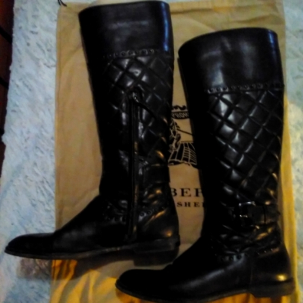 Burberry quilted riding boots size 6 black